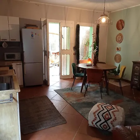 Mango House